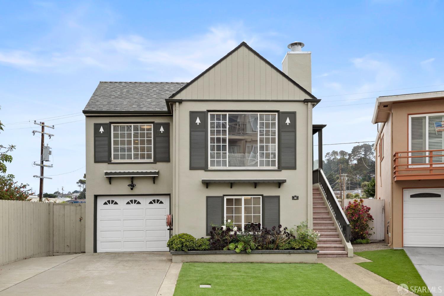 Detail Gallery Image 1 of 35 For 88 Fairlawn Ct, Daly City,  CA 94015 - 4 Beds | 2 Baths