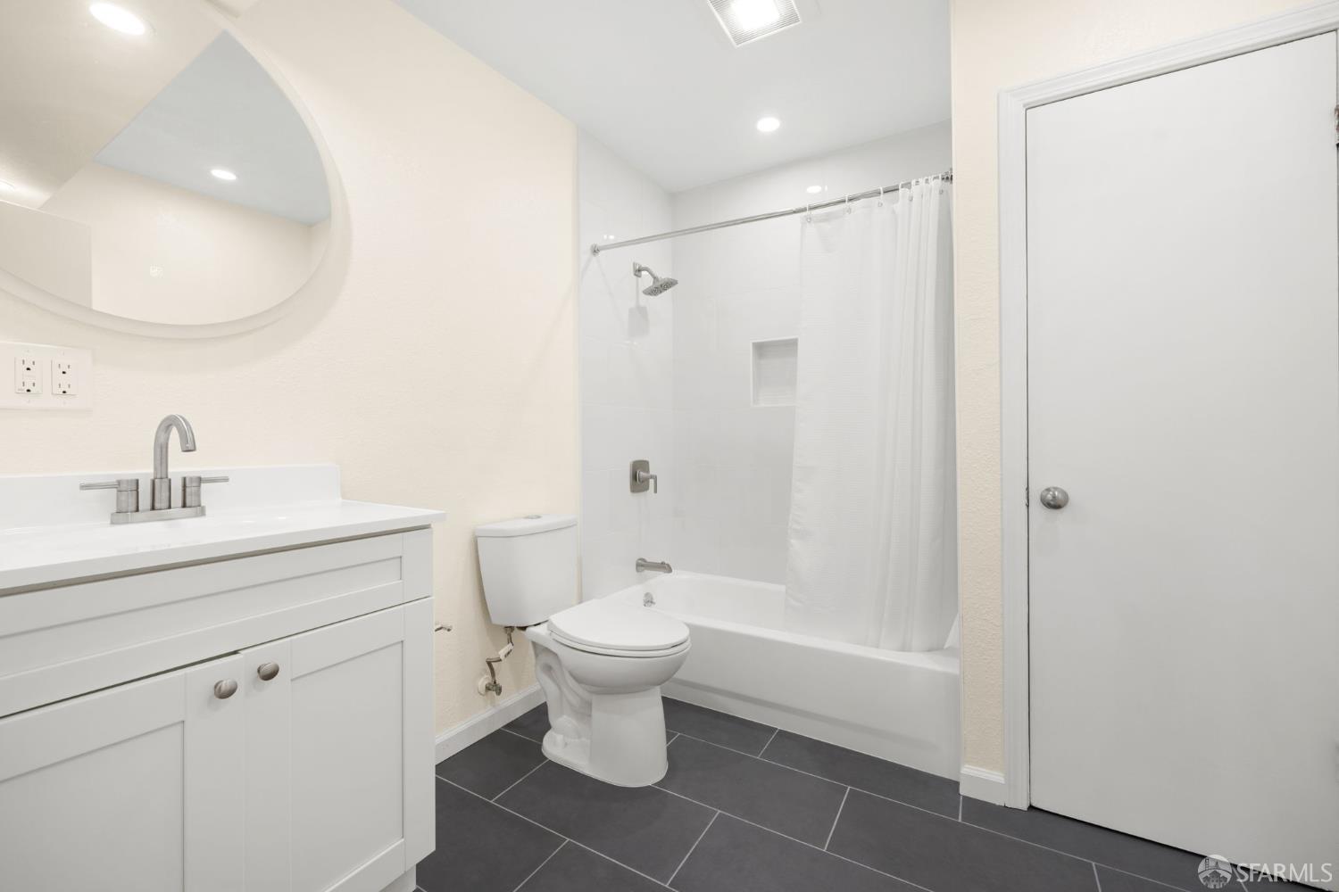 Detail Gallery Image 31 of 50 For 435 Wilde Ave, San Francisco,  CA 94134 - 4 Beds | 3 Baths