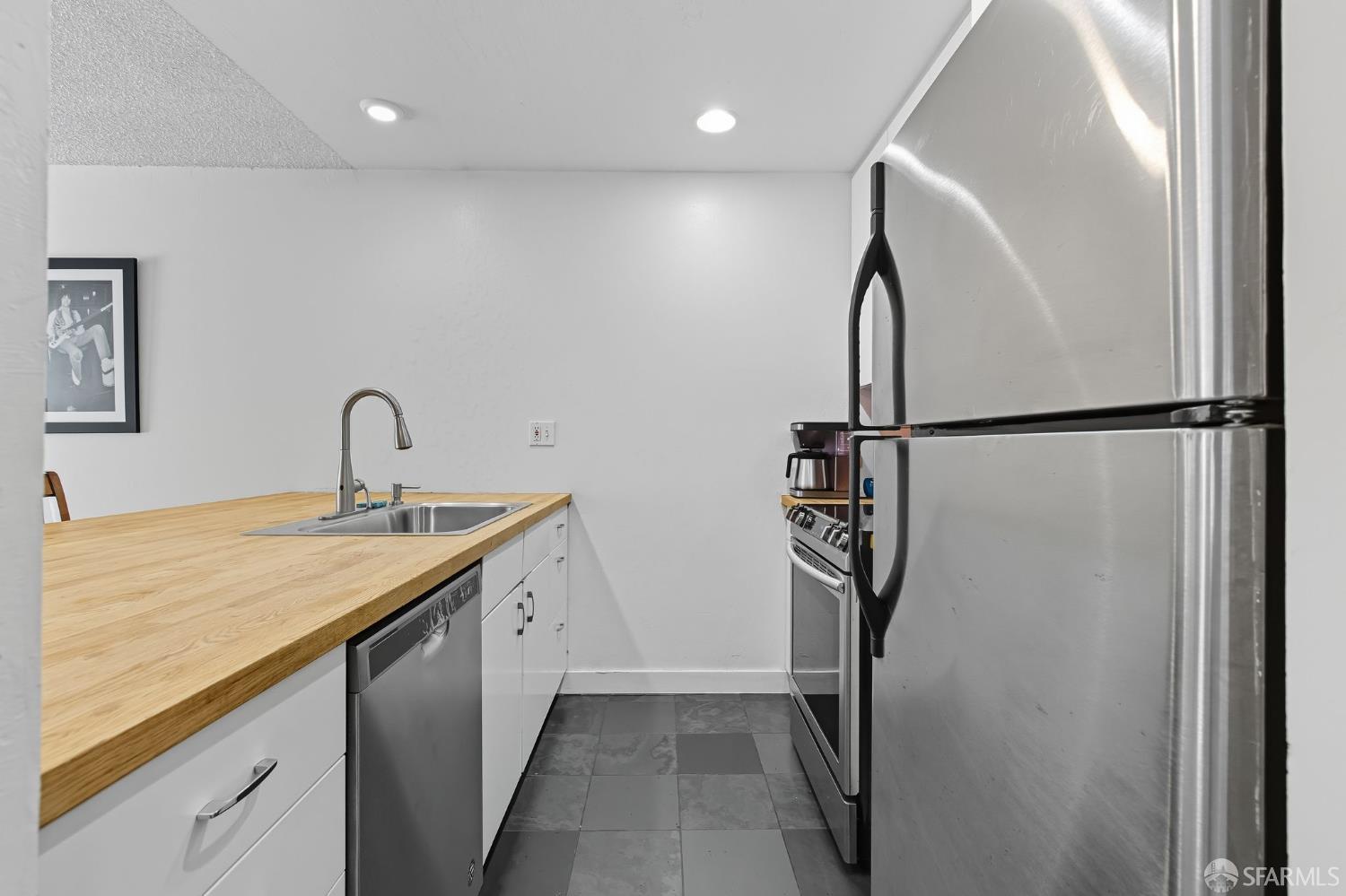 Detail Gallery Image 8 of 28 For 288 Whitmore St 125b,  Oakland,  CA 94611 - 1 Beds | 1 Baths