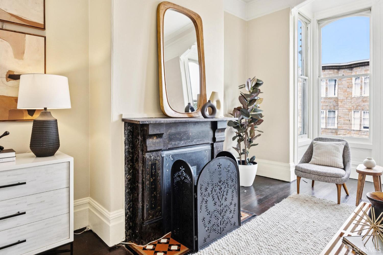 Detail Gallery Image 3 of 22 For 563 Haight St, San Francisco,  CA 94117 - 3 Beds | 1 Baths