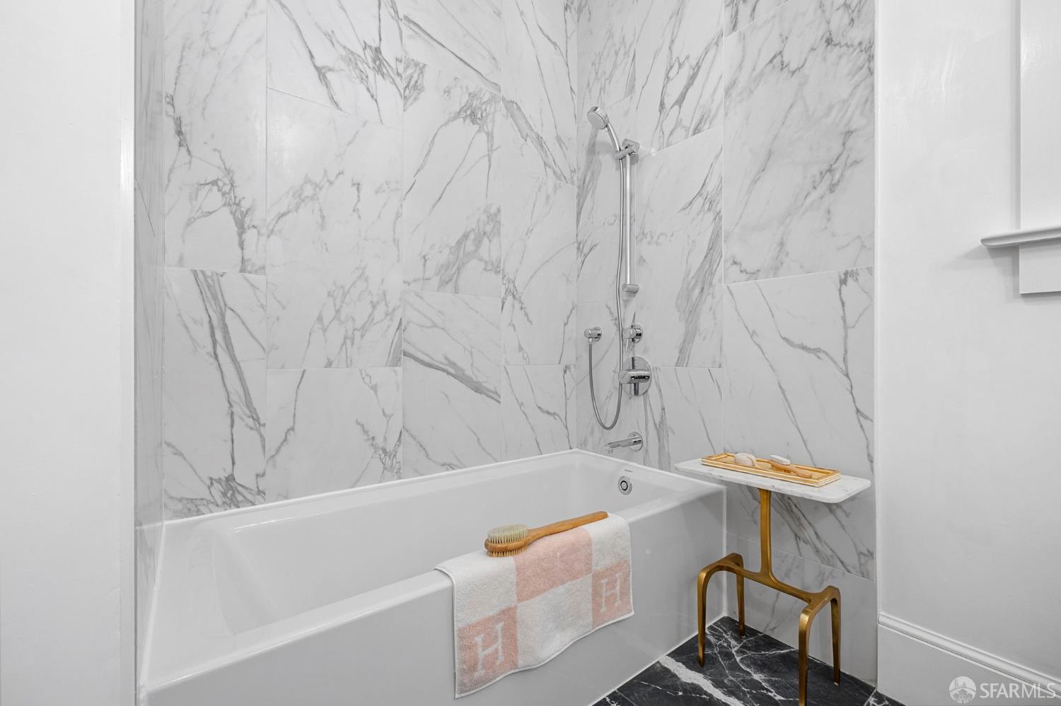 Detail Gallery Image 30 of 68 For 1336 Guerrero St a,  San Francisco,  CA 94110 - 3 Beds | 2 Baths