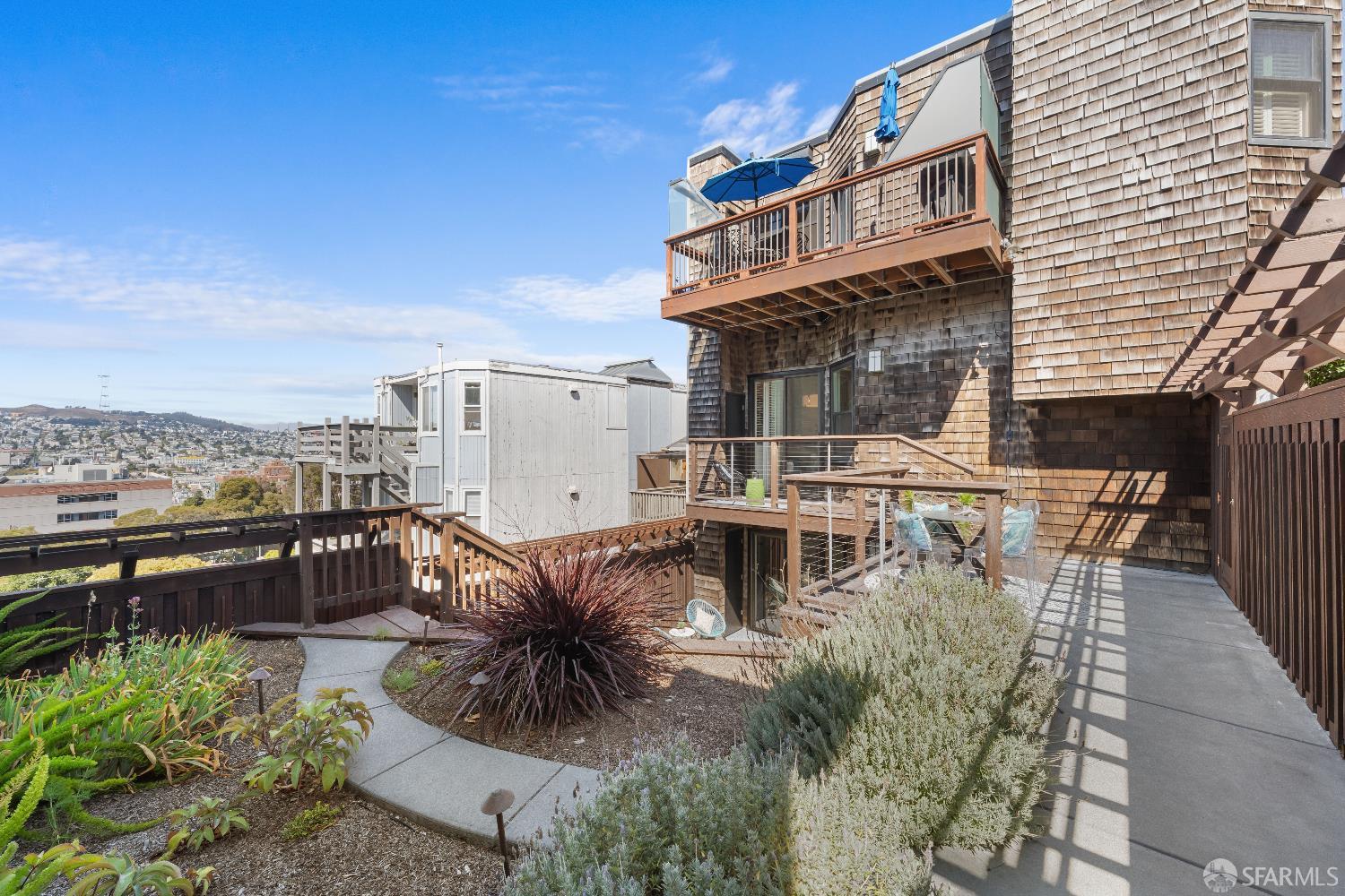 Detail Gallery Image 33 of 41 For 1002 Rhode Island St #1,  San Francisco,  CA 94107 - 2 Beds | 1/1 Baths