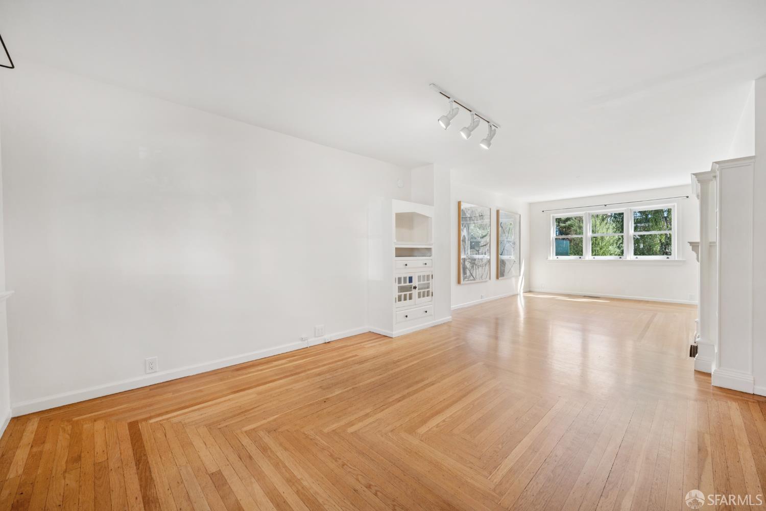 Detail Gallery Image 8 of 75 For 4047 Cesar Chavez St, San Francisco,  CA 94131 - 2 Beds | 1 Baths