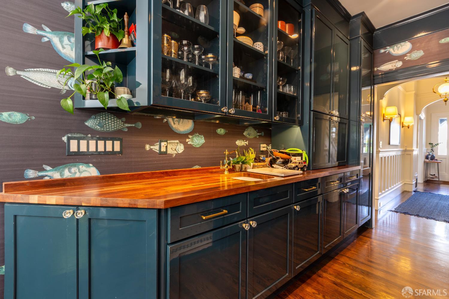 Detail Gallery Image 13 of 37 For 1315 Waller St, San Francisco,  CA 94117 - 5 Beds | 4/2 Baths