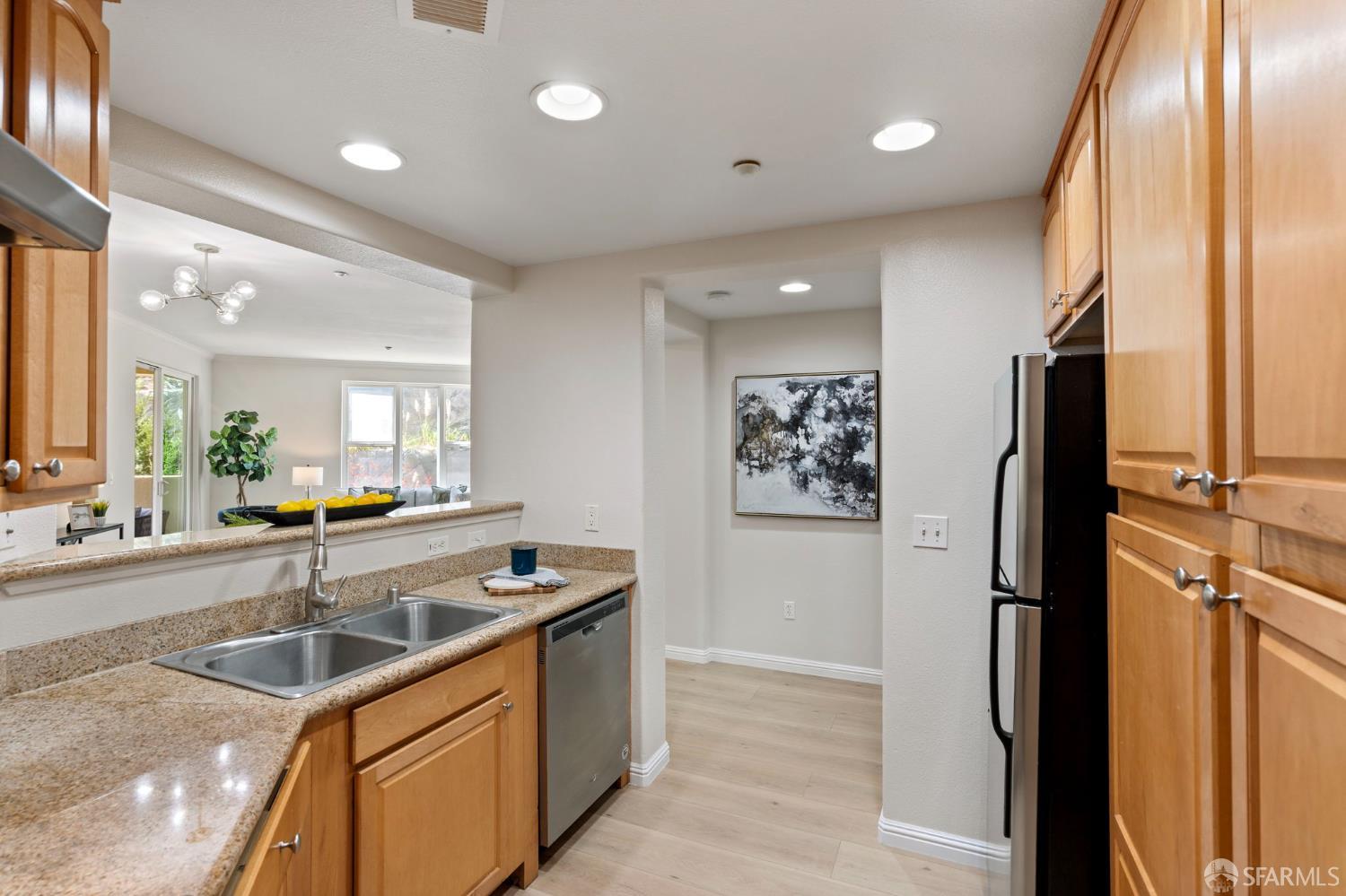 Detail Gallery Image 11 of 41 For 2210 Gellert Blvd #5111,  South San Francisco,  CA 9408 - 3 Beds | 2 Baths