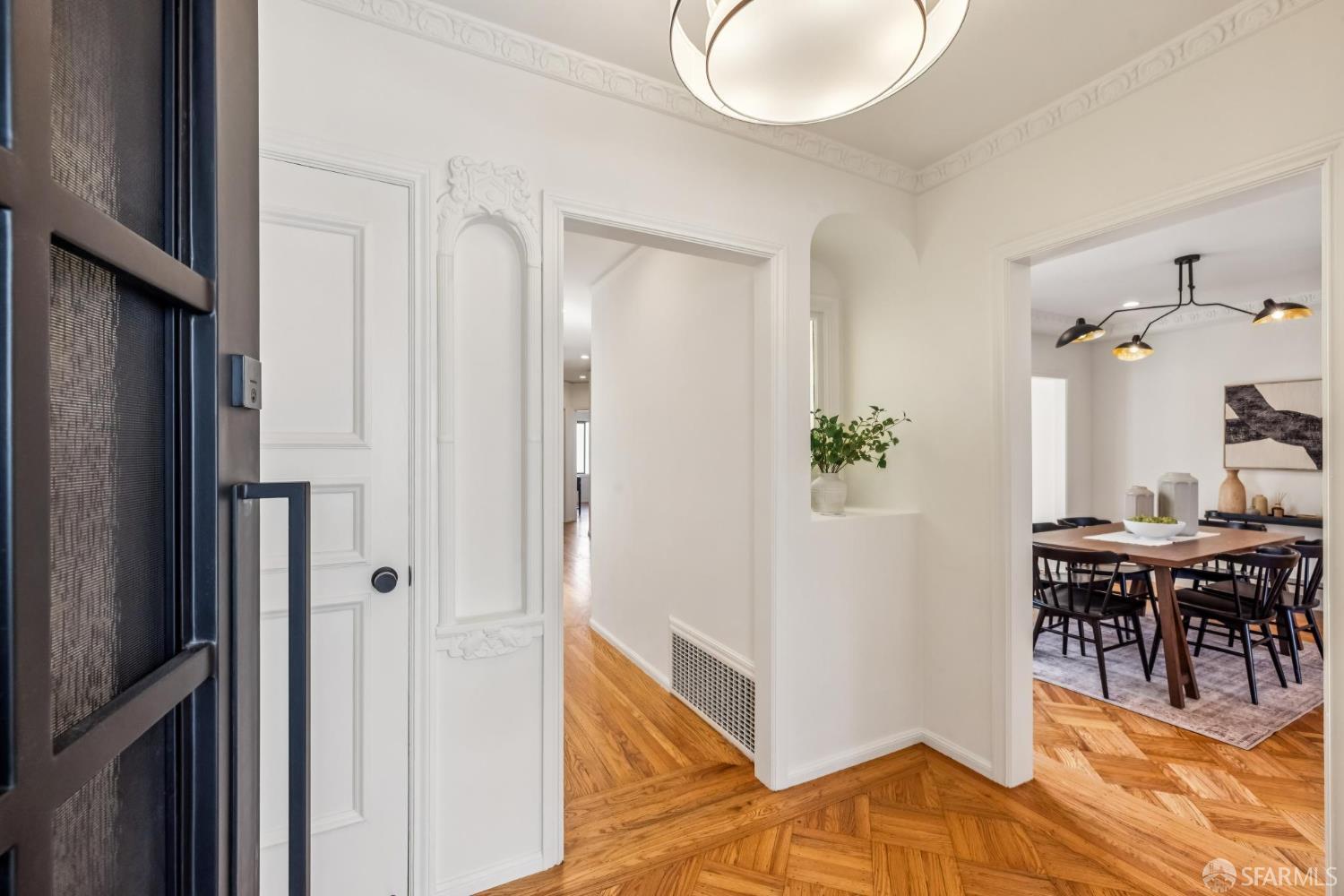 Detail Gallery Image 5 of 70 For 26 Albion St, San Francisco,  CA 94103 - 3 Beds | 2 Baths