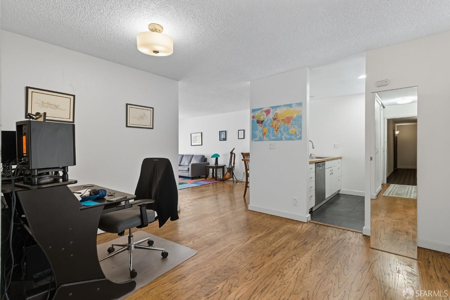 Detail Gallery Image 2 of 28 For 288 Whitmore St 125b,  Oakland,  CA 94611 - 1 Beds | 1 Baths