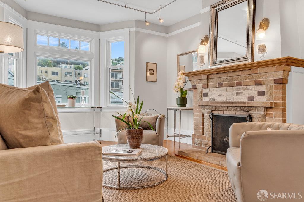 Detail Gallery Image 6 of 85 For 371 Hearst Ave, San Francisco,  CA 94112 - 3 Beds | 2 Baths