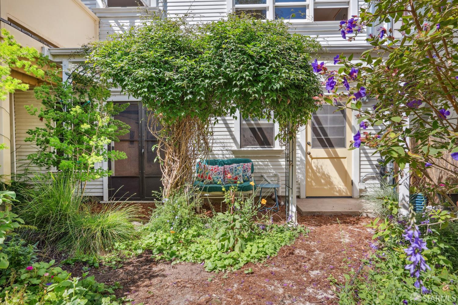 Detail Gallery Image 53 of 75 For 4047 Cesar Chavez St, San Francisco,  CA 94131 - 2 Beds | 1 Baths