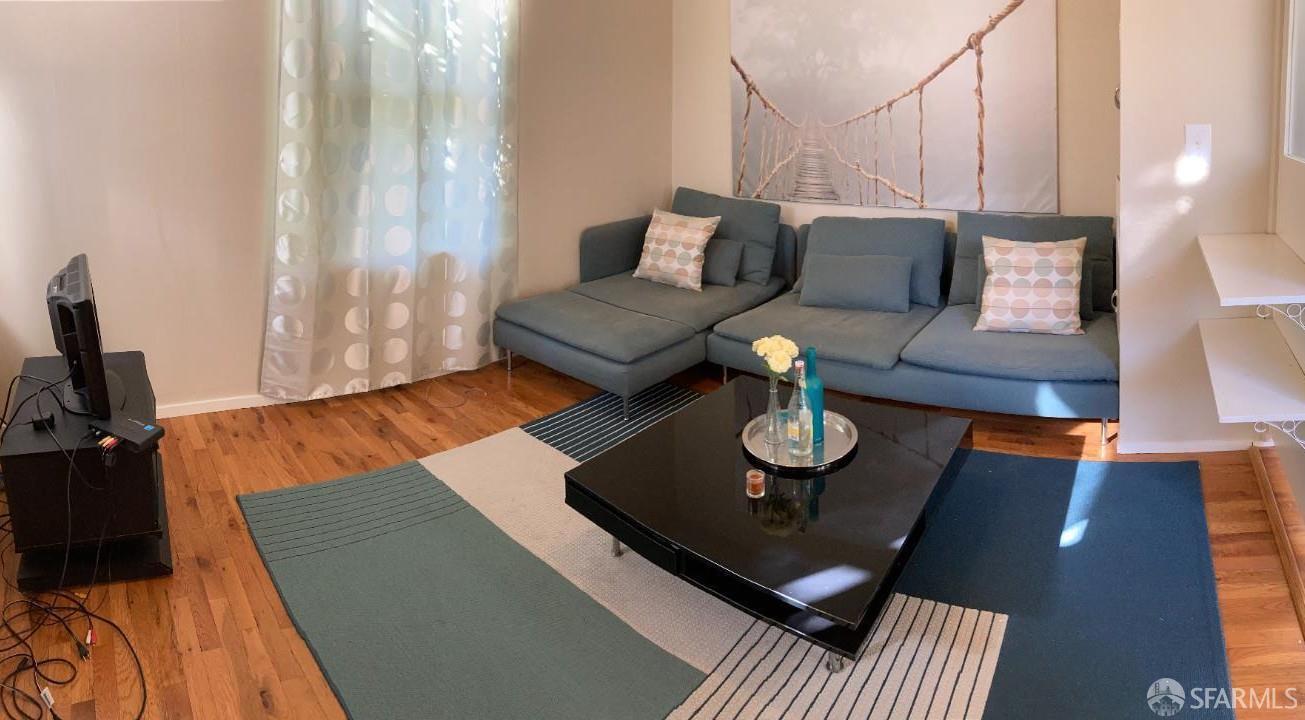 Detail Gallery Image 3 of 10 For 1222 York St #C,  San Francisco,  CA 94110 - 1 Beds | 1 Baths