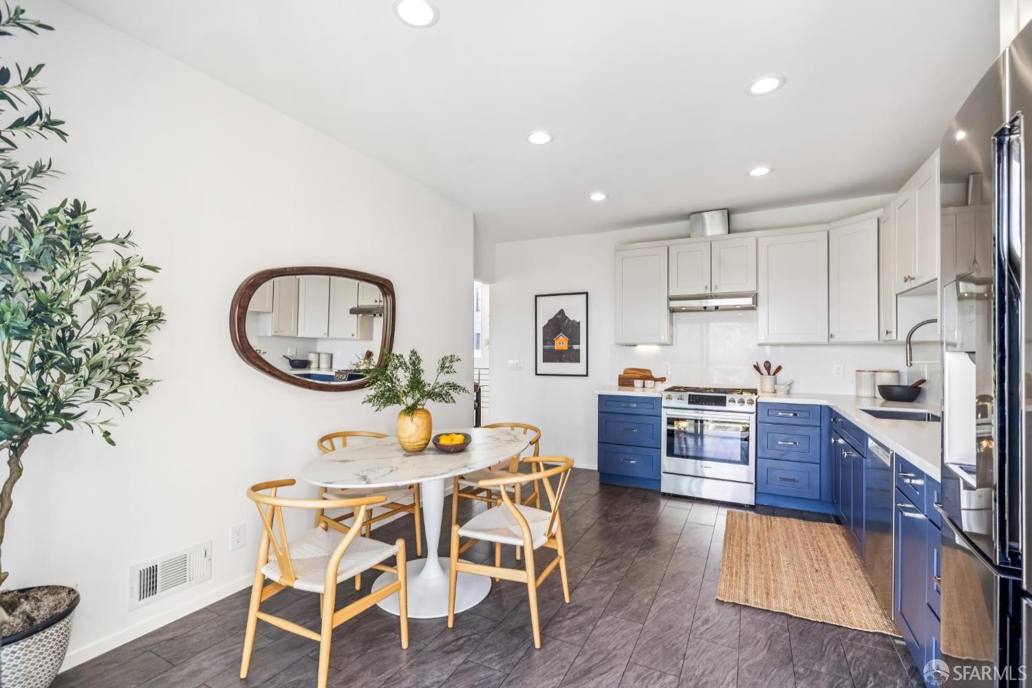 Detail Gallery Image 17 of 97 For 59 Mars St, San Francisco,  CA 94114 - 3 Beds | 2 Baths