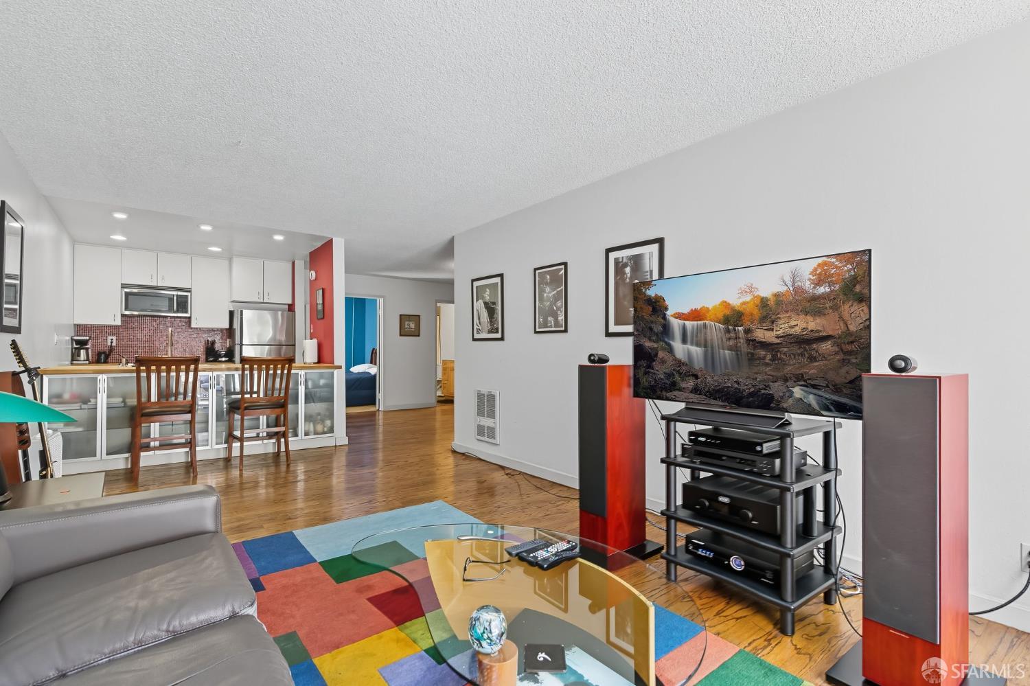 Detail Gallery Image 7 of 28 For 288 Whitmore St 125b,  Oakland,  CA 94611 - 1 Beds | 1 Baths
