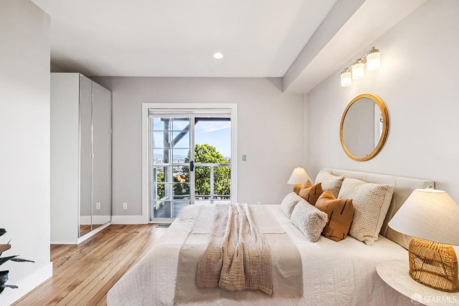 Detail Gallery Image 35 of 97 For 59 Mars St, San Francisco,  CA 94114 - 3 Beds | 2 Baths