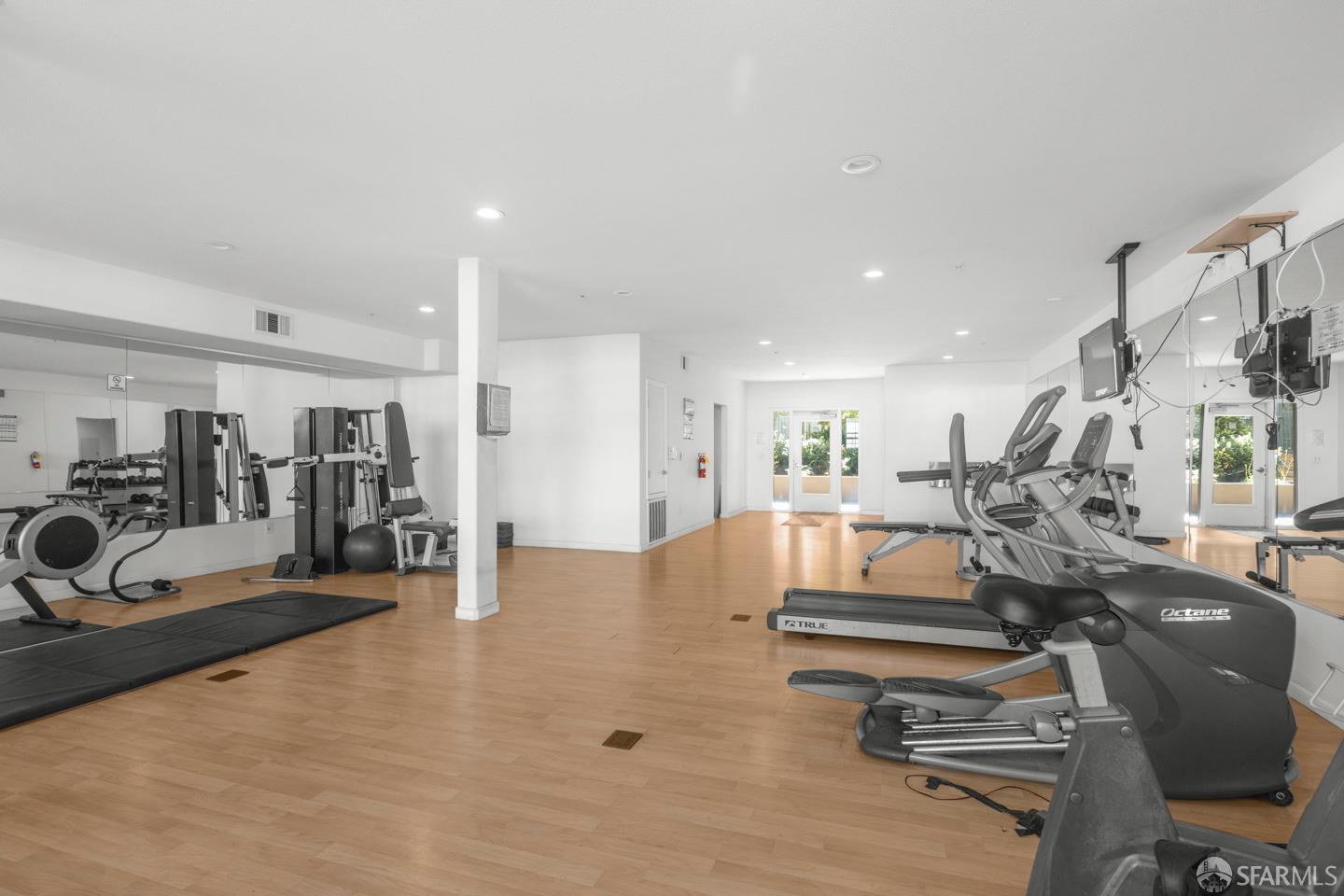 Detail Gallery Image 31 of 38 For 1388 Broadway #309,  Millbrae,  CA 94030 - 3 Beds | 2 Baths
