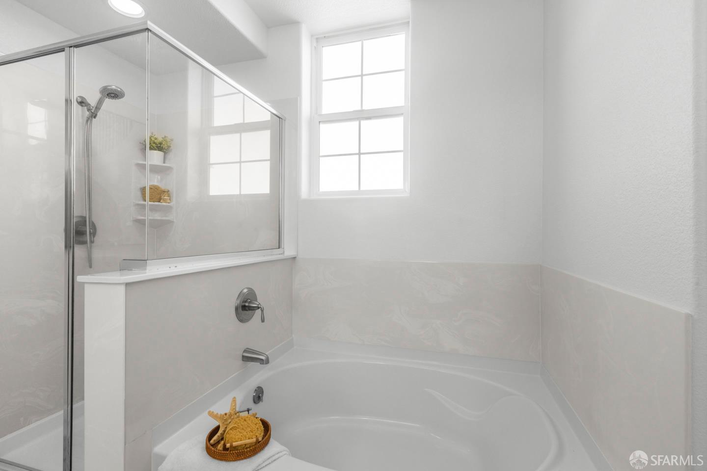 Detail Gallery Image 21 of 38 For 1388 Broadway #309,  Millbrae,  CA 94030 - 3 Beds | 2 Baths