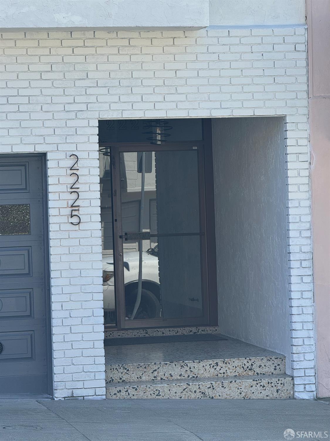 Detail Gallery Image 2 of 25 For 2225 Vicente St #1,  San Francisco,  CA 94116 - 3 Beds | 2 Baths