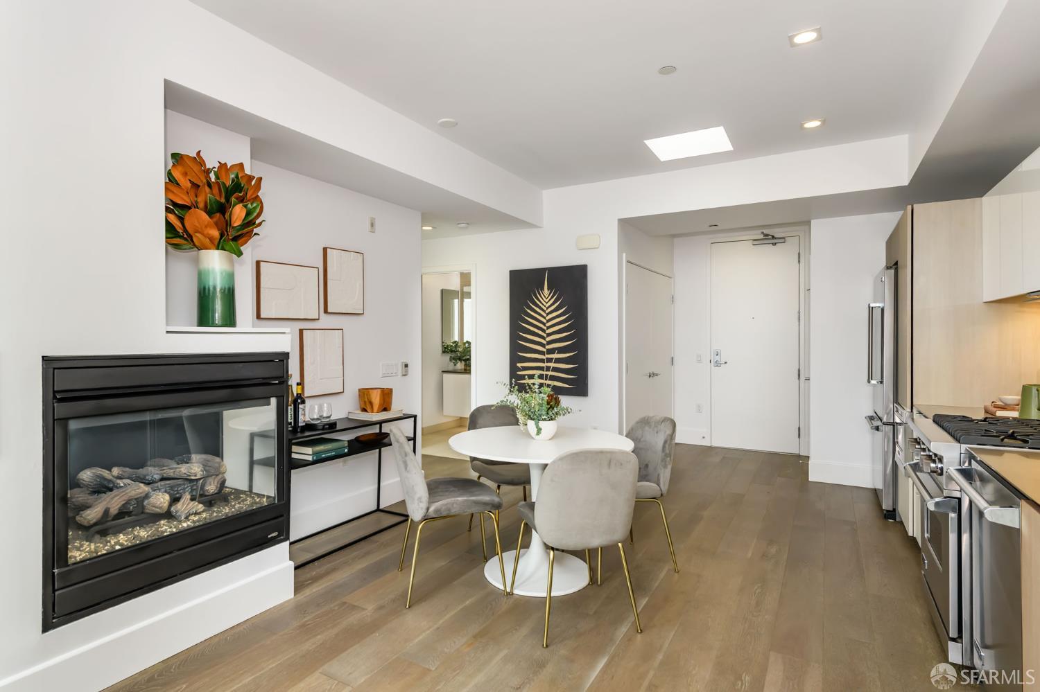 Photo #6: 425075457 Listing 