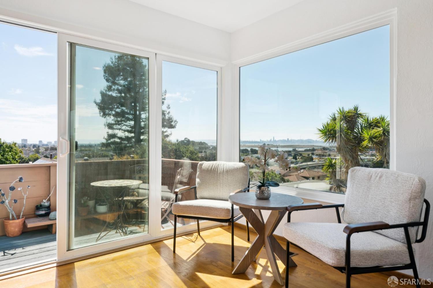Detail Gallery Image 7 of 26 For 835 Solano Ave, Albany,  CA 94706 - 2 Beds | 2 Baths