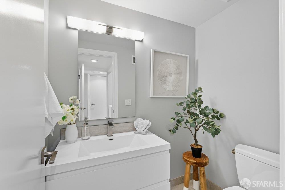 Detail Gallery Image 10 of 38 For 1074 Eagle Ln, Foster City,  CA 94404 - 3 Beds | 2/1 Baths