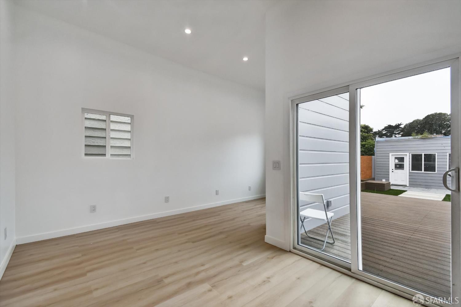 Detail Gallery Image 27 of 47 For 337 Jules Ave, San Francisco,  CA 94112 - 3 Beds | 1 Baths
