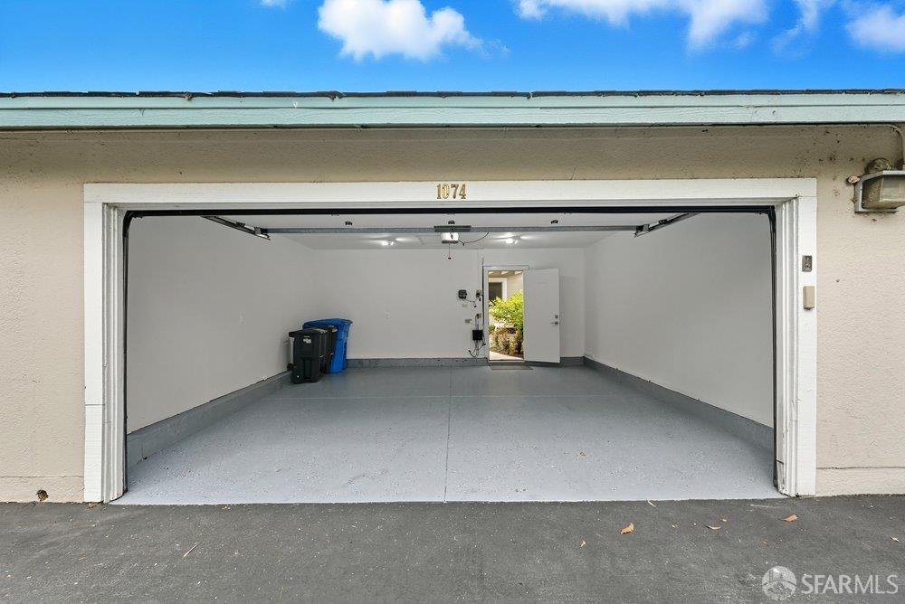 Detail Gallery Image 30 of 38 For 1074 Eagle Ln, Foster City,  CA 94404 - 3 Beds | 2/1 Baths