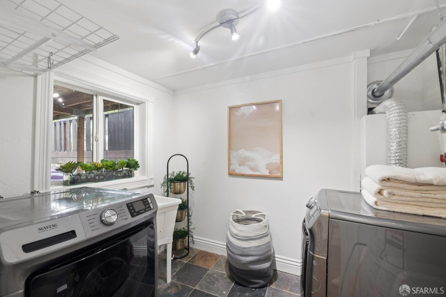 Detail Gallery Image 55 of 61 For 8 Mateo St, San Francisco,  CA 94131 - 3 Beds | 2/1 Baths