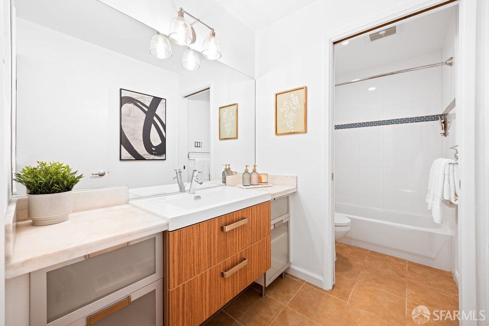 Detail Gallery Image 13 of 21 For 945 Corbett Ave #206,  San Francisco,  CA 94131 - 1 Beds | 1 Baths