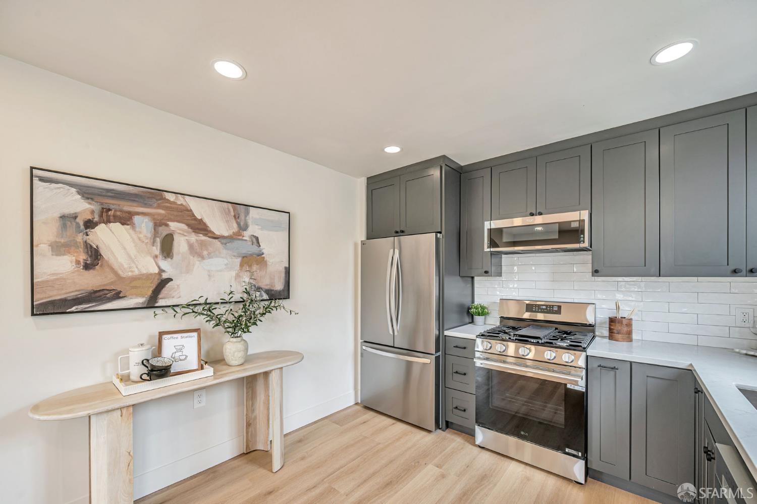 Detail Gallery Image 10 of 41 For 3622 Rivera St, San Francisco,  CA 94116 - 3 Beds | 2 Baths