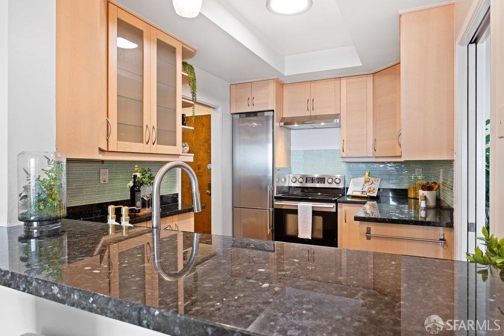 Photo #5: 425075065 Listing 