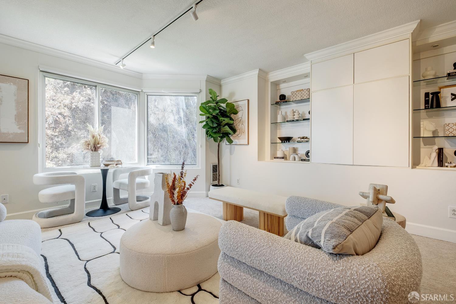 Photo #3: 425018474 Listing 