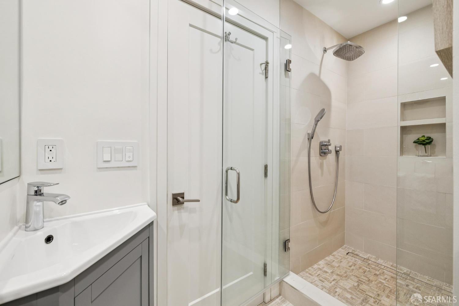 Photo #35: 425070497 Listing: Photo #35