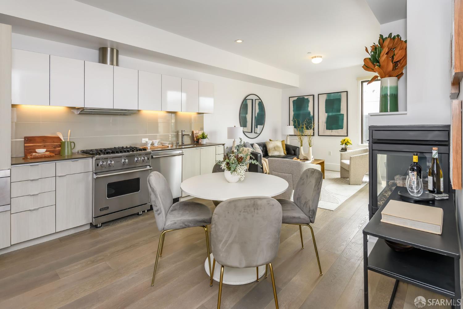 Photo #5: 425075457 Listing 