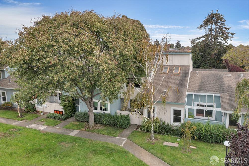 Detail Gallery Image 34 of 38 For 1074 Eagle Ln, Foster City,  CA 94404 - 3 Beds | 2/1 Baths