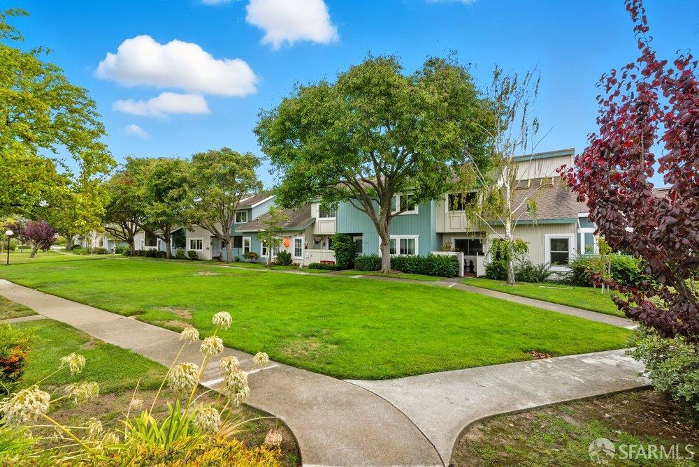 Detail Gallery Image 33 of 38 For 1074 Eagle Ln, Foster City,  CA 94404 - 3 Beds | 2/1 Baths