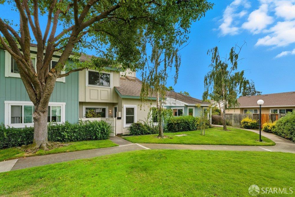 Detail Gallery Image 2 of 38 For 1074 Eagle Ln, Foster City,  CA 94404 - 3 Beds | 2/1 Baths