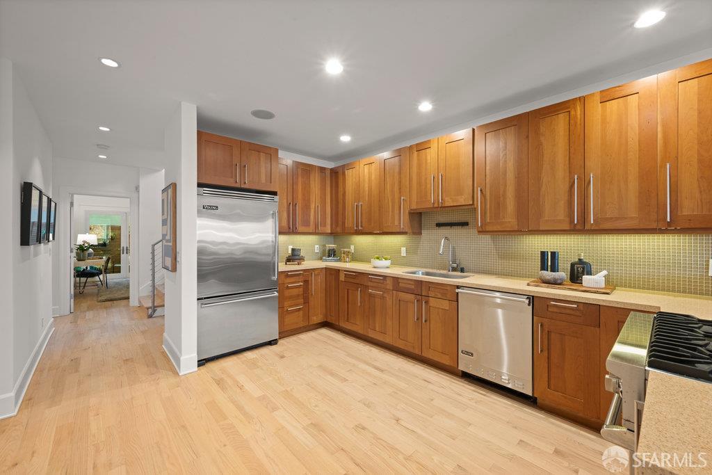 Photo #6: 425073908 Listing 