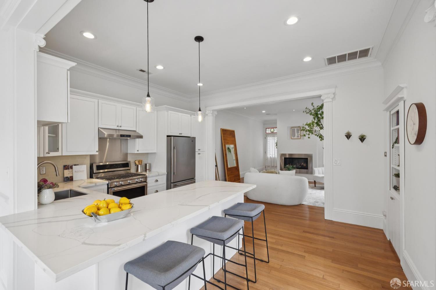 Detail Gallery Image 19 of 61 For 8 Mateo St, San Francisco,  CA 94131 - 3 Beds | 2/1 Baths