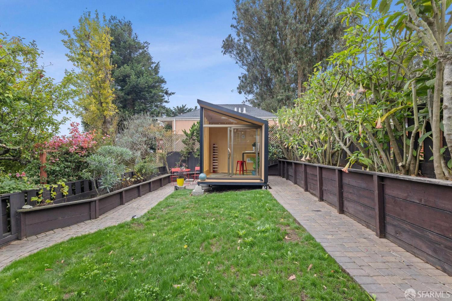 Detail Gallery Image 57 of 61 For 8 Mateo St, San Francisco,  CA 94131 - 3 Beds | 2/1 Baths