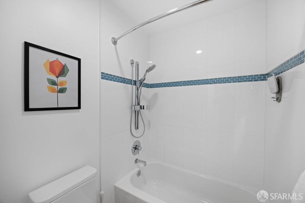 Detail Gallery Image 14 of 21 For 945 Corbett Ave #206,  San Francisco,  CA 94131 - 1 Beds | 1 Baths