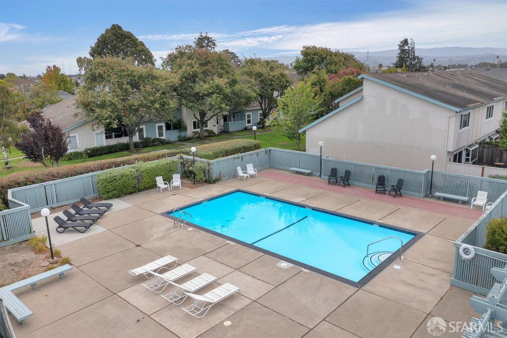 Detail Gallery Image 37 of 38 For 1074 Eagle Ln, Foster City,  CA 94404 - 3 Beds | 2/1 Baths