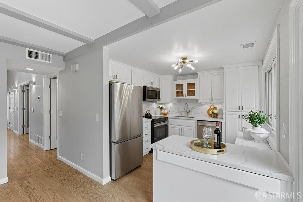 Detail Gallery Image 11 of 38 For 1074 Eagle Ln, Foster City,  CA 94404 - 3 Beds | 2/1 Baths