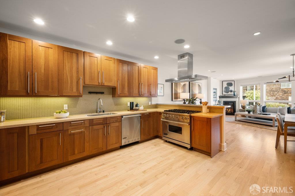 Photo #4: 425073908 Listing 