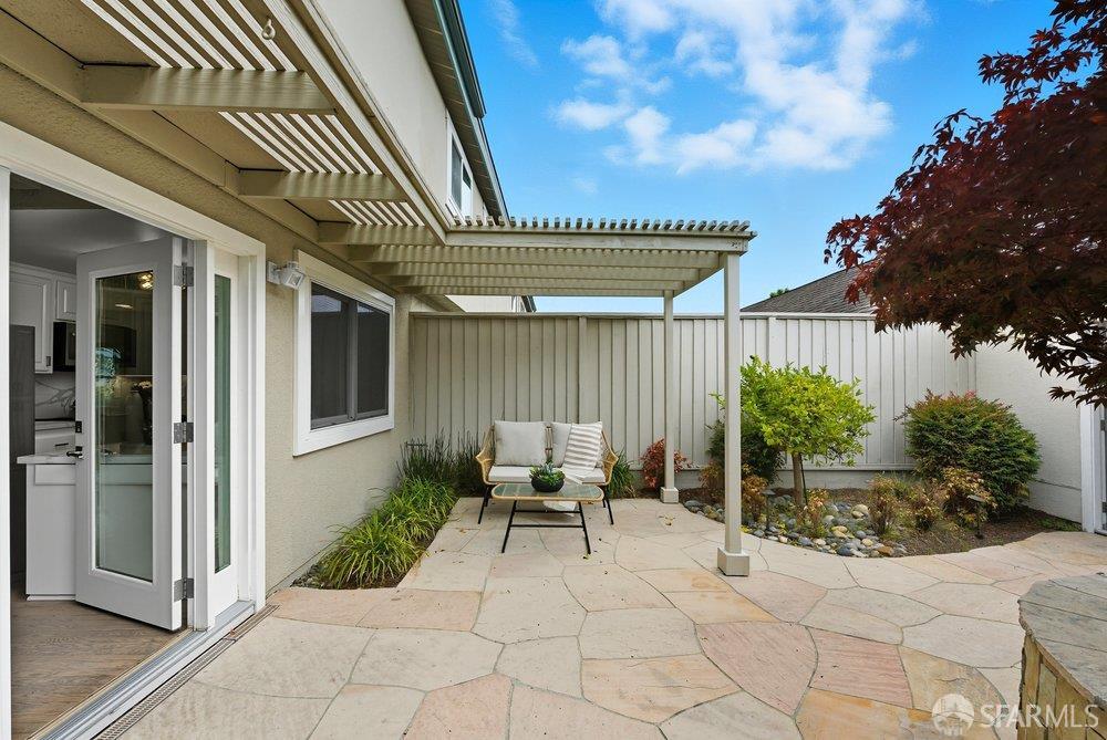 Detail Gallery Image 16 of 38 For 1074 Eagle Ln, Foster City,  CA 94404 - 3 Beds | 2/1 Baths