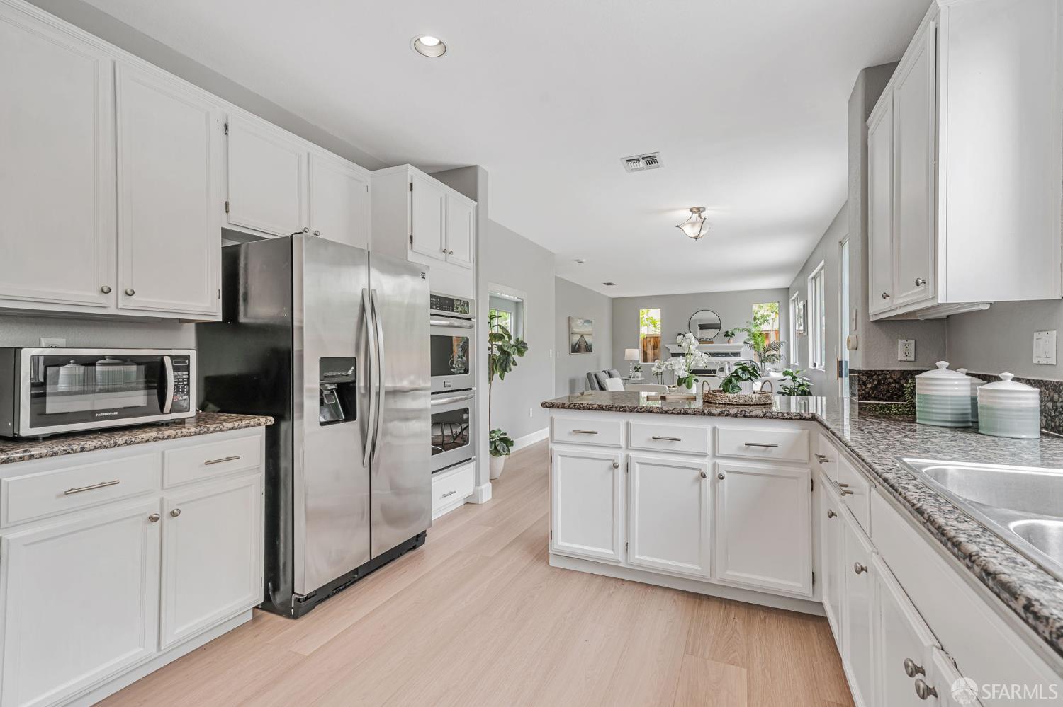 Detail Gallery Image 11 of 56 For 2101 Asilomar Dr, Antioch,  CA 94509 - 5 Beds | 3 Baths