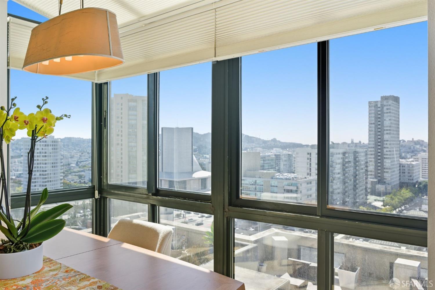 Photo #13: 425075383 Listing: Photo #13