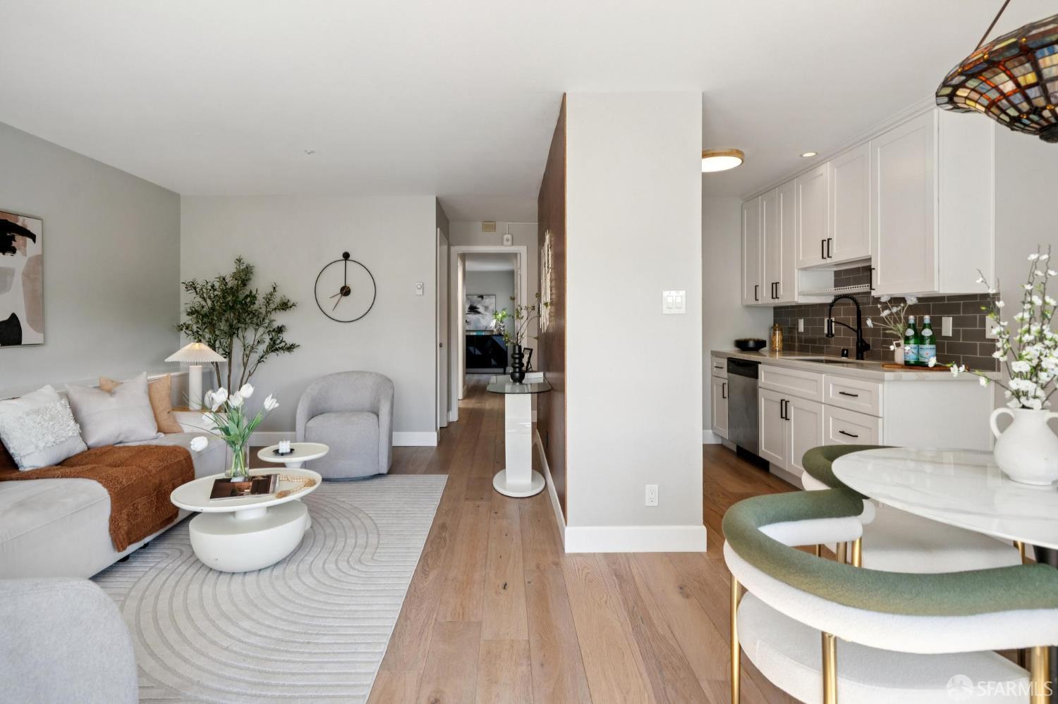 Photo #6: 425072649 Listing 