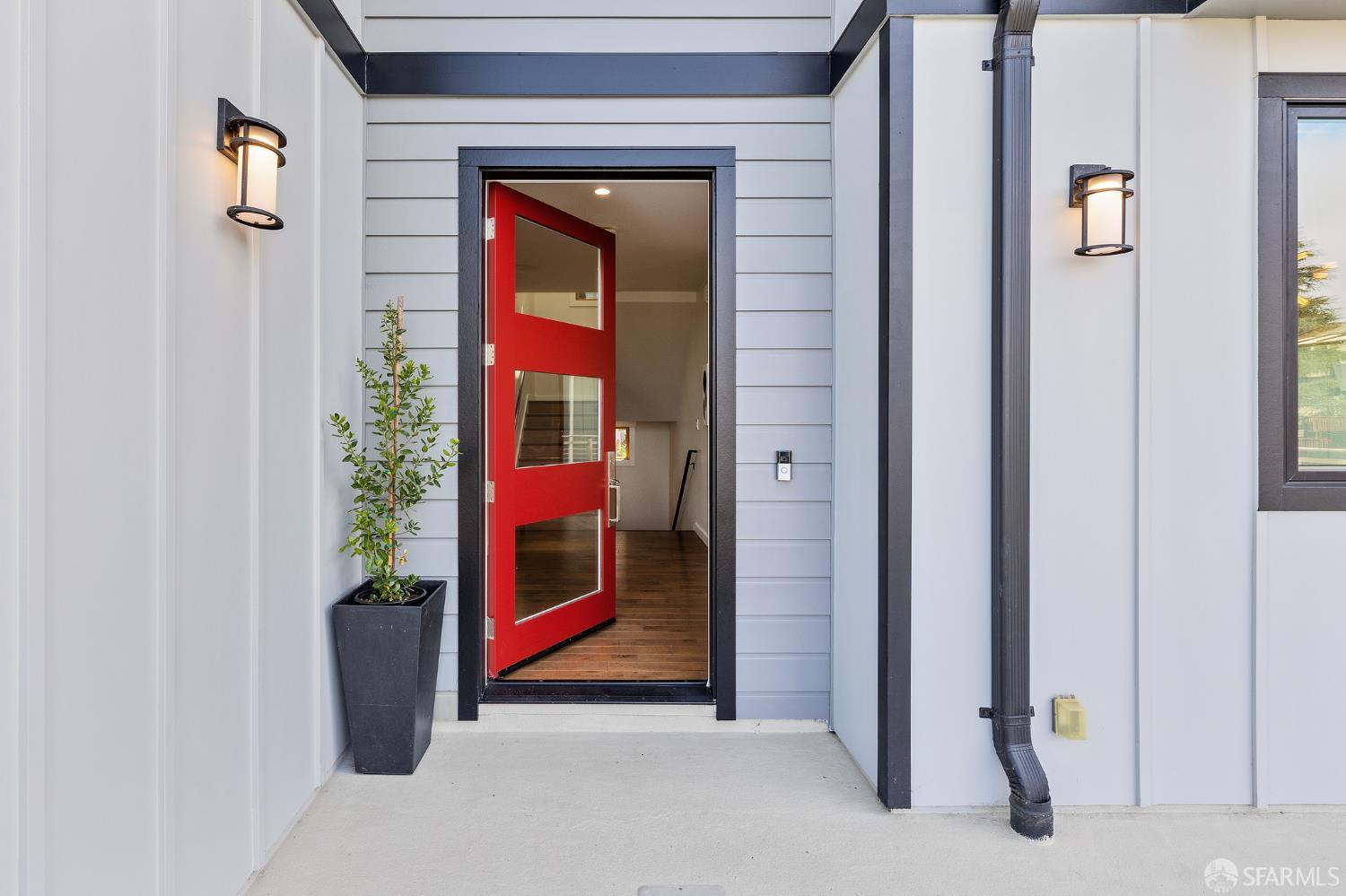 Detail Gallery Image 3 of 34 For 316 Humboldt Rd, Brisbane,  CA 94005 - 5 Beds | 4 Baths