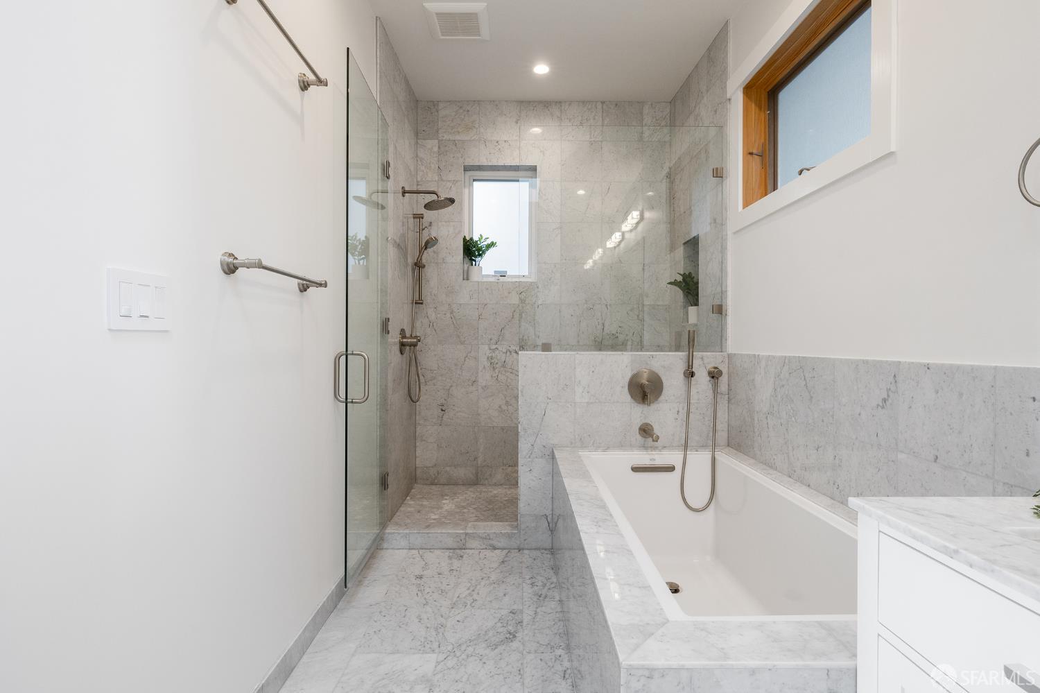 Detail Gallery Image 10 of 34 For 316 Humboldt Rd, Brisbane,  CA 94005 - 5 Beds | 4 Baths