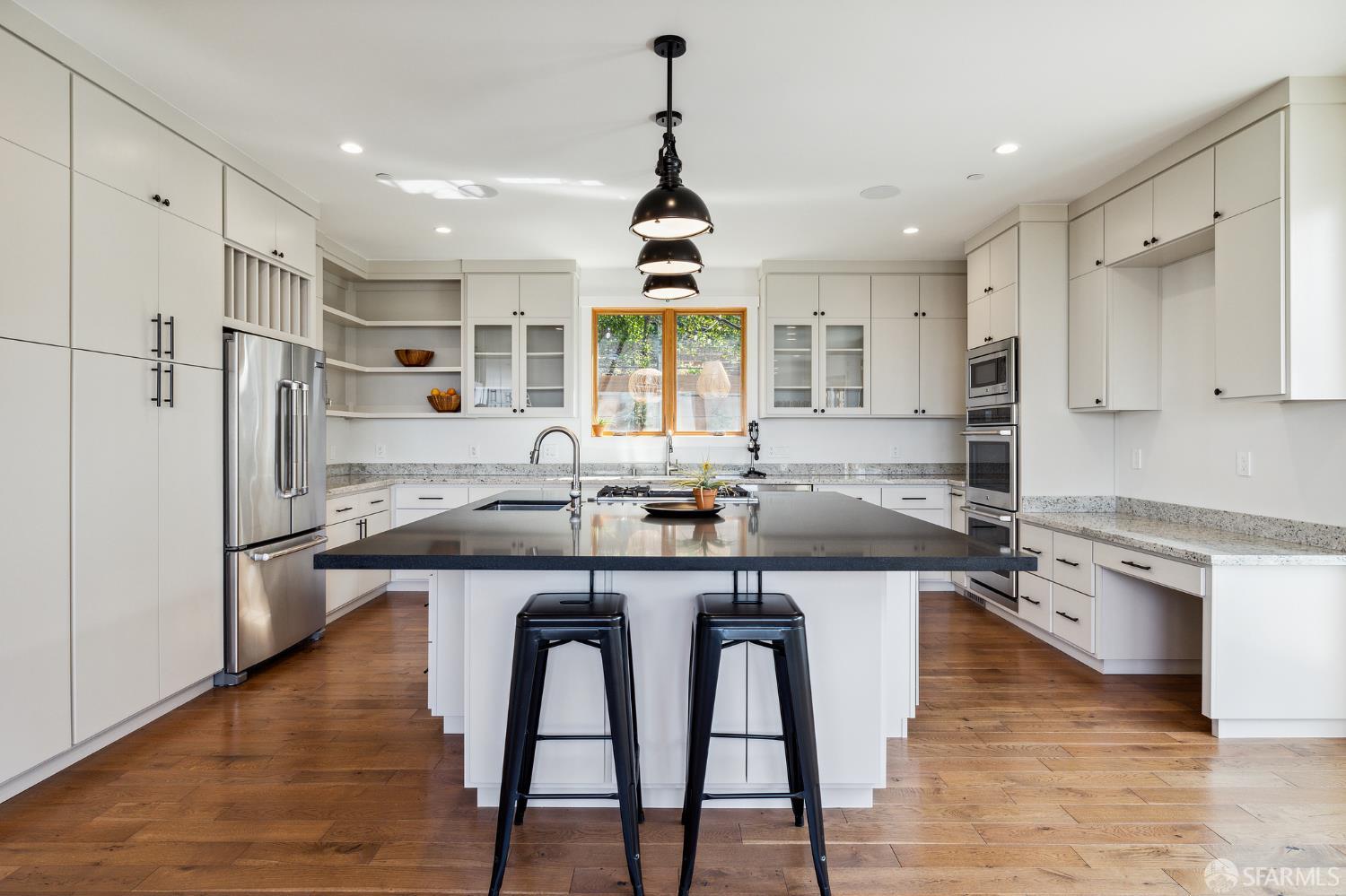 Detail Gallery Image 6 of 34 For 316 Humboldt Rd, Brisbane,  CA 94005 - 5 Beds | 4 Baths