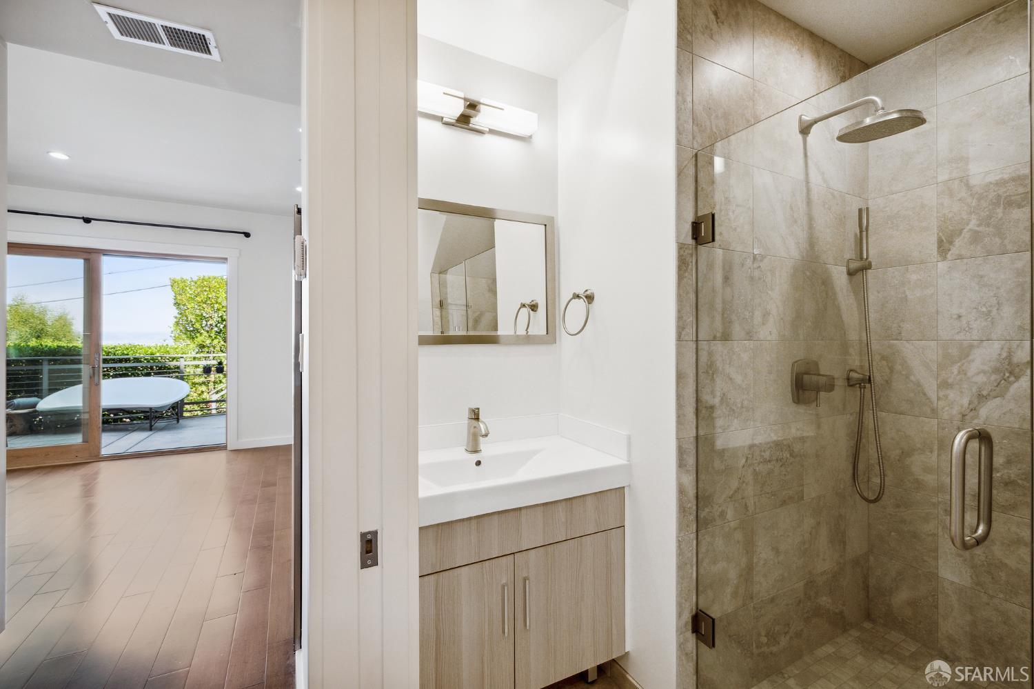 Detail Gallery Image 26 of 34 For 316 Humboldt Rd, Brisbane,  CA 94005 - 5 Beds | 4 Baths